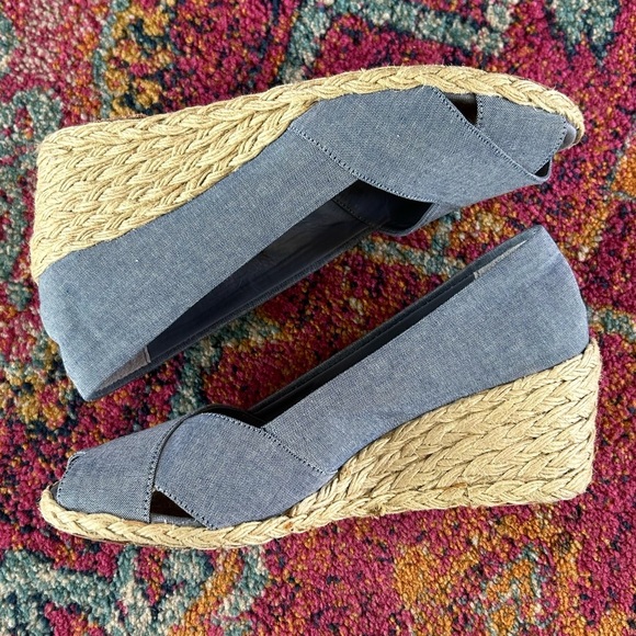 Ralph Lauren | Women’s chambray blue Cecilia criss cross open toe espadrille, 8 - Picture 7 of 16